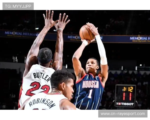 深圳队逆袭秘诀：史密斯末节爆发带动攻势